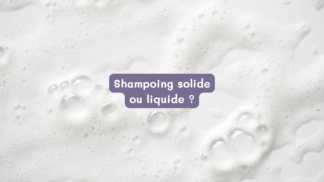 Shampoing solide ou liquide : quel format pour les cheveux texturés de ton mini ?